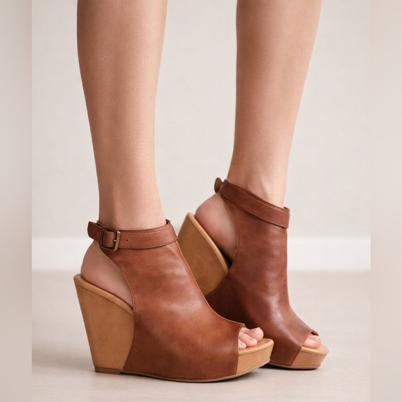 Kork-Ease Shoes - KORK-EASE Berit Wedge Leather Suede Tan Open Toe Buckle. Size 7M